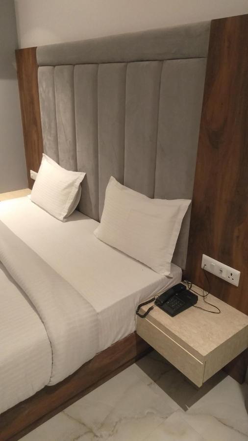 Hotel The Nilsa Új-Delhi Kültér fotó