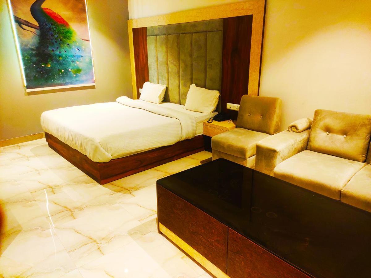 Hotel The Nilsa Új-Delhi Kültér fotó